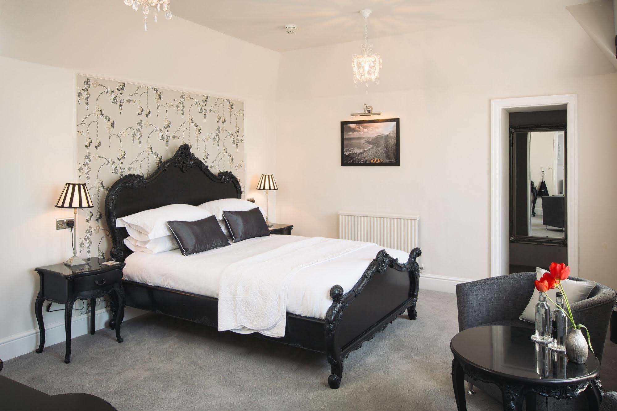 The Broadmead Boutique B&B Tenby Bagian luar foto